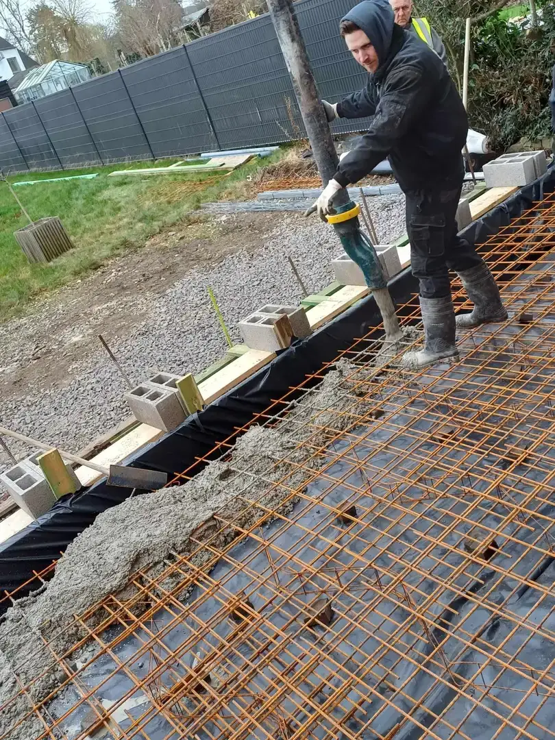 Coulage de la dalle sur les armatures