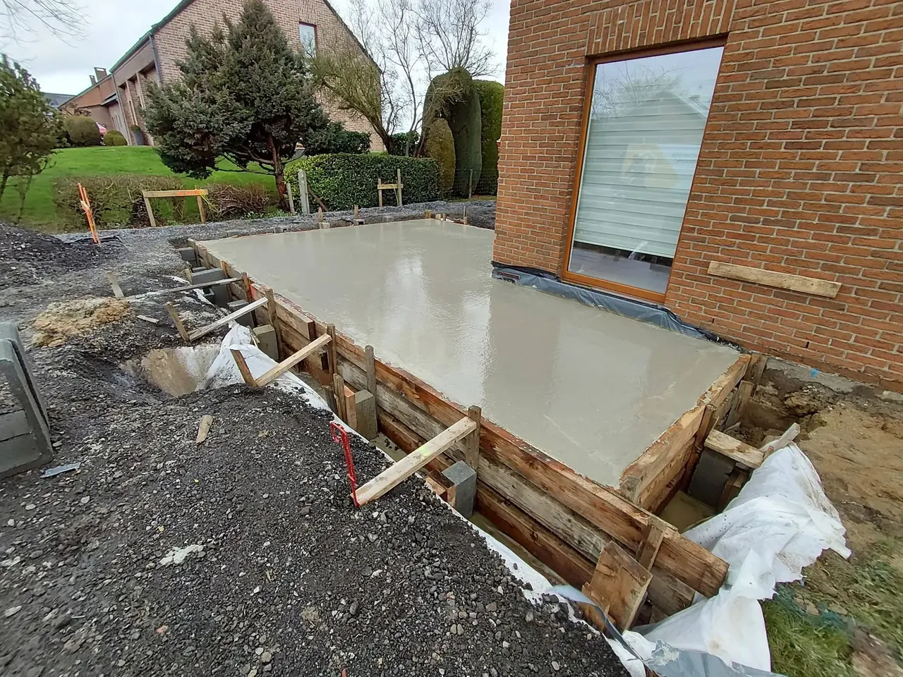 Dalle de béton dans son coffrage