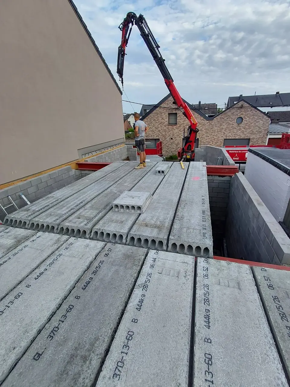 Hourdis livrés par camion-grue