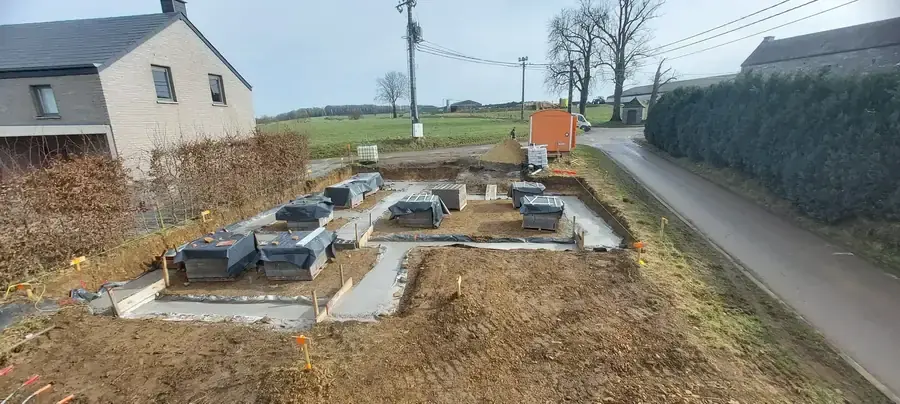 Fondations en plots avant les hourdis