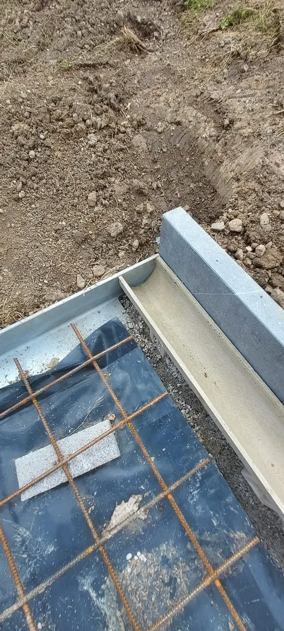 Détail du coffrage métallique et des armatures de la terrasse